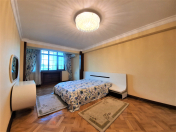 Satılır 3 otaqlı 120 m2 köhnə tikili Azadlıq meydanı