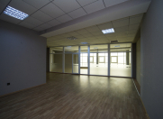 İcarəyə verilir 5 otaqlı 245 m2 ofis 28 Mall