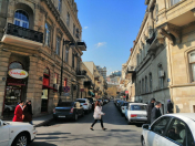 Satılır 4 otaqlı 131 m2 obyekt Axundov bağı
