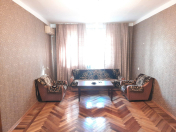 İcarəyə verilir 4 otaqlı 110 m2 köhnə tikili Elmlər Akademiyası m.