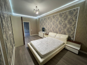 İcarəyə verilir 3 otaqlı 120 m2 yeni tikili Tibb Universiteti