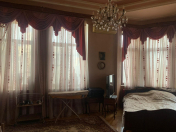 Satılır 6 otaqlı 200 m2 köhnə tikili 28 May m.