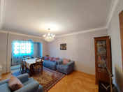 Satılır 2 otaqlı 65 m2 köhnə tikili Gənclik m.