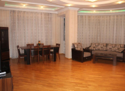 İcarəyə verilir 3 otaqlı 130 m2 yeni tikili Elmlər Akademiyası m.