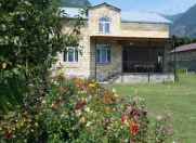 İcarəyə verilir 4 otaqlı 100 m2 villa Qax