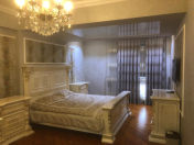 Satılır 5 otaqlı 196 m2 yeni tikili 28 May m.