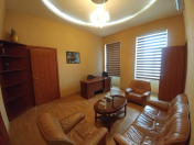 İcarəyə verilir 2 otaqlı 60 m2 ofis İçəri Şəhər m.