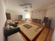 İcarəyə verilir 3 otaqlı 140 m2 yeni tikili Elmlər Akademiyası m.