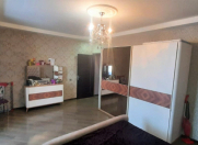 Satılır 1 otaqlı 60 m2 köhnə tikili Həzi Aslanov m.