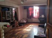 Satılır 2 otaqlı 60 m2 köhnə tikili Gənclik m.