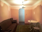 İcarəyə verilir 2 otaqlı 45 m2 köhnə tikili Elmlər Akademiyası m.