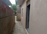 Satılır 2 otaqlı 32 m2 həyət evi İnşaatçılar m.