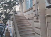 İcarəyə verilir 12 otaqlı 300 m2 ofis 28 May m.