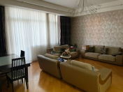 İcarəyə verilir 3 otaqlı 140 m2 yeni tikili Nizami m.