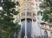 İcarəyə verilir 5 otaqlı 210 m2 ofis İçəri Şəhər m.