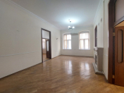 İcarəyə verilir 5 otaqlı 200 m2 ofis 28 May m.