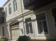 Satılır 1 otaqlı 28 m2 köhnə tikili Sahil m.