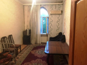 İcarəyə verilir 2 otaqlı 45 m2 köhnə tikili Elmlər Akademiyası m.