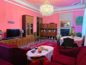 İcarəyə verilir 4 otaqlı 120 m2 köhnə tikili Səbail r.