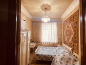 İcarəyə verilir 4 otaqlı 120 m2 köhnə tikili Sahil m.