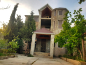 Satılır 10 otaqlı 300 m2 həyət evi Aviasiya Akademiyası Universiteti