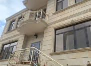 Satılır 8 otaqlı 380 m2 villa Bakıxanov