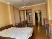 İcarəyə verilir 3 otaqlı 190 m2 yeni tikili 28 May m.