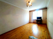 Satılır 2 otaqlı 60 m2 köhnə tikili Əhmədli m.