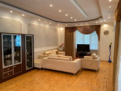 İcarəyə verilir 4 otaqlı 220 m2 yeni tikili Səməd Vurğun parkı