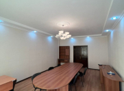 İcarəyə verilir 3 otaqlı 140 m2 ofis 8 Noyabr m.