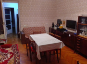 Satılır 2 otaqlı 70 m2 köhnə tikili Gənclik m.