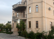 İcarəyə verilir 7 otaqlı 400 m2 villa Qəbələ