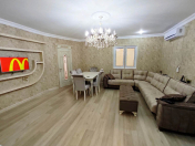 İcarəyə verilir 4 otaqlı 100 m2 köhnə tikili İçəri Şəhər m.