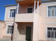 İcarəyə verilir 5 otaqlı 200 m2 həyət evi Saray