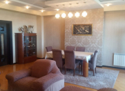 Satılır 6 otaqlı 240 m2 yeni tikili 28 May m.