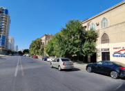 Satılır 4 otaqlı 184 m2 obyekt Elmlər Akademiyası m.