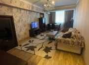 Satılır 2 otaqlı 65 m2 köhnə tikili Gənclik m.