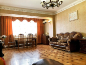 İcarəyə verilir 4 otaqlı 110 m2 köhnə tikili Gənclik m.