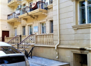 Satılır 1 otaqlı 32 m2 köhnə tikili Səbail r.