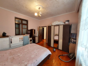 Satılır 11 otaqlı 280 m2 həyət evi Montin