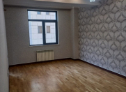 Satılır 2 otaqlı 77 m2 yeni tikili Gənclik m.