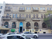 Satılır 2 otaqlı 70 m2 köhnə tikili Azərbaycan Dillər Universiteti