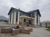 Satılır 8 otaqlı 300 m2 villa Oğuz