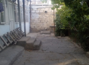 Satılır 4 otaqlı 513 m2 köhnə tikili Ayna Sultanova heykəli