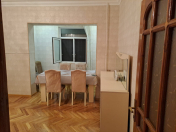 Satılır 2 otaqlı 65 m2 köhnə tikili Ukrayna dairəsi