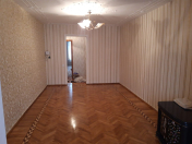 İcarəyə verilir 2 otaqlı 60 m2 köhnə tikili Ayna Sultanova heykəli