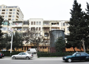 Satılır 3 otaqlı 80 m2 köhnə tikili Memar Əcəmi m.