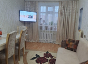 Satılır 2 otaqlı 60 m2 köhnə tikili Ukrayna dairəsi