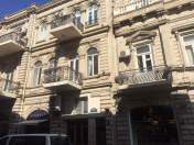 İcarəyə verilir 3 otaqlı 65 m2 köhnə tikili Sahil m.