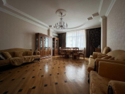 İcarəyə verilir 3 otaqlı 137 m2 yeni tikili Nəsimi r.